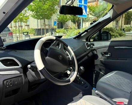 Білий Рено Гранд Сценік, об'ємом двигуна 1.5 л та пробігом 290 тис. км за 8300 $, фото 2 на Automoto.ua