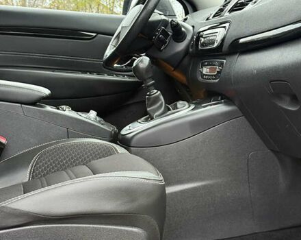 Белый Рено Гранд Сценик, объемом двигателя 1.6 л и пробегом 198 тыс. км за 10900 $, фото 39 на Automoto.ua