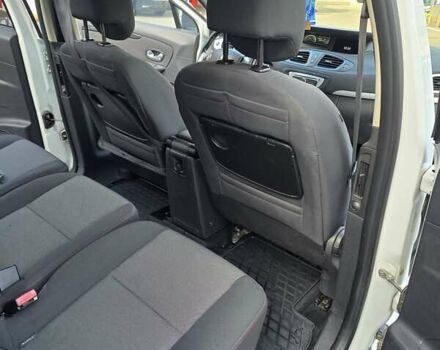 Белый Рено Гранд Сценик, объемом двигателя 1.5 л и пробегом 272 тыс. км за 9300 $, фото 22 на Automoto.ua