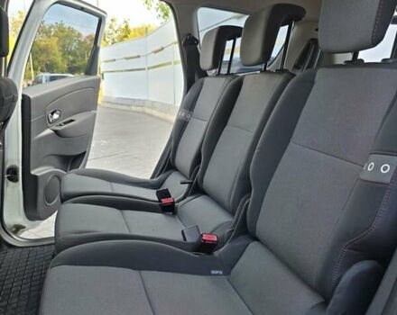 Белый Рено Гранд Сценик, объемом двигателя 1.5 л и пробегом 272 тыс. км за 9300 $, фото 31 на Automoto.ua