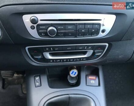 Белый Рено Гранд Сценик, объемом двигателя 1.5 л и пробегом 219 тыс. км за 9900 $, фото 3 на Automoto.ua