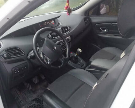 Білий Рено Гранд Сценік, об'ємом двигуна 1.5 л та пробігом 250 тис. км за 8000 $, фото 6 на Automoto.ua