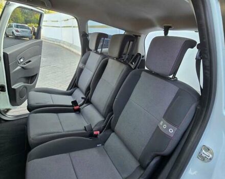 Белый Рено Гранд Сценик, объемом двигателя 1.5 л и пробегом 272 тыс. км за 9300 $, фото 27 на Automoto.ua