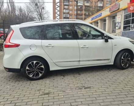 Белый Рено Гранд Сценик, объемом двигателя 1.6 л и пробегом 259 тыс. км за 9750 $, фото 9 на Automoto.ua