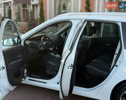 Білий Рено Гранд Сценік, об'ємом двигуна 1.6 л та пробігом 179 тис. км за 10950 $, фото 2 на Automoto.ua