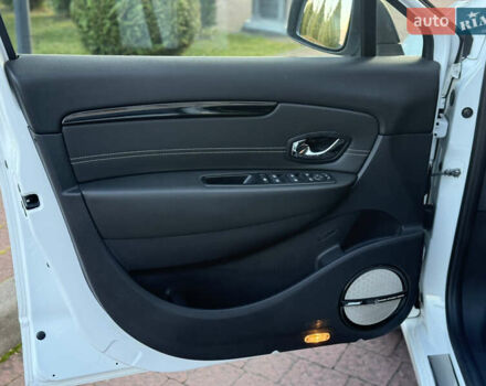 Білий Рено Гранд Сценік, об'ємом двигуна 1.6 л та пробігом 179 тис. км за 10950 $, фото 52 на Automoto.ua