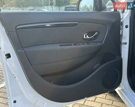 Білий Рено Гранд Сценік, об'ємом двигуна 1.5 л та пробігом 216 тис. км за 9990 $, фото 10 на Automoto.ua