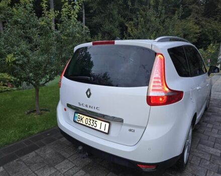 Белый Рено Гранд Сценик, объемом двигателя 1.5 л и пробегом 220 тыс. км за 11800 $, фото 1 на Automoto.ua