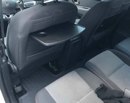 Белый Рено Гранд Сценик, объемом двигателя 1.5 л и пробегом 219 тыс. км за 9900 $, фото 9 на Automoto.ua