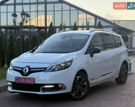 Білий Рено Гранд Сценік, об'ємом двигуна 1.6 л та пробігом 179 тис. км за 10950 $, фото 5 на Automoto.ua