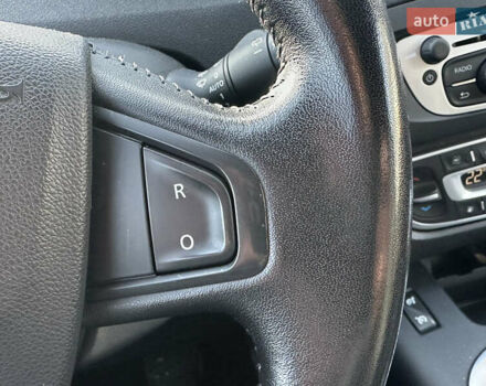 Білий Рено Гранд Сценік, об'ємом двигуна 1.5 л та пробігом 216 тис. км за 9990 $, фото 22 на Automoto.ua