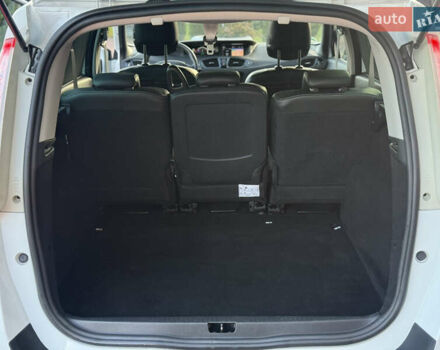 Білий Рено Гранд Сценік, об'ємом двигуна 1.6 л та пробігом 179 тис. км за 10950 $, фото 47 на Automoto.ua