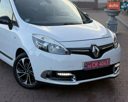 Білий Рено Гранд Сценік, об'ємом двигуна 1.6 л та пробігом 179 тис. км за 10950 $, фото 22 на Automoto.ua