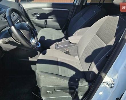 Білий Рено Гранд Сценік, об'ємом двигуна 1.5 л та пробігом 211 тис. км за 9950 $, фото 40 на Automoto.ua