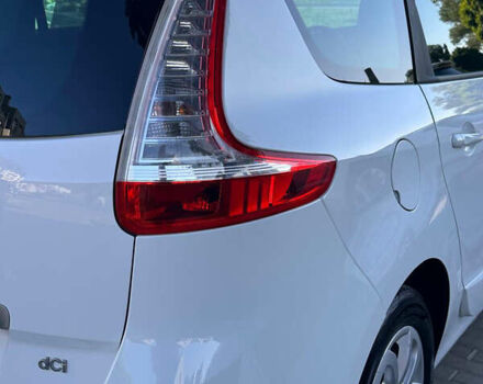 Белый Рено Гранд Сценик, объемом двигателя 1.5 л и пробегом 199 тыс. км за 11300 $, фото 22 на Automoto.ua