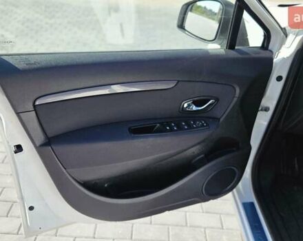 Білий Рено Гранд Сценік, об'ємом двигуна 1.5 л та пробігом 211 тис. км за 9950 $, фото 38 на Automoto.ua