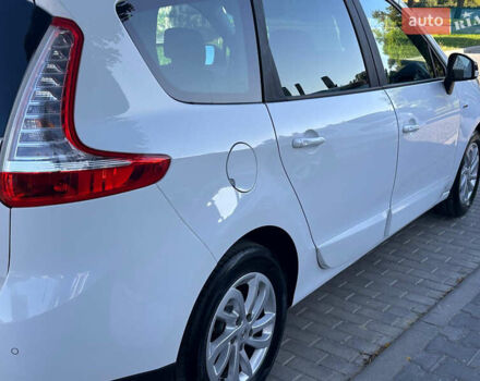 Белый Рено Гранд Сценик, объемом двигателя 1.5 л и пробегом 199 тыс. км за 11300 $, фото 21 на Automoto.ua