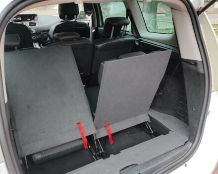 Білий Рено Гранд Сценік, об'ємом двигуна 1.6 л та пробігом 270 тис. км за 9200 $, фото 20 на Automoto.ua