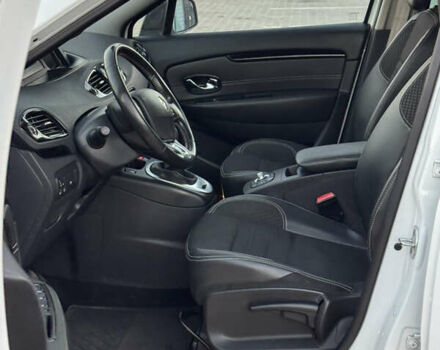 Белый Рено Гранд Сценик, объемом двигателя 2 л и пробегом 274 тыс. км за 11550 $, фото 8 на Automoto.ua