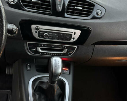 Белый Рено Гранд Сценик, объемом двигателя 2 л и пробегом 274 тыс. км за 11550 $, фото 11 на Automoto.ua