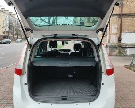 Білий Рено Гранд Сценік, об'ємом двигуна 1.6 л та пробігом 270 тис. км за 9200 $, фото 18 на Automoto.ua