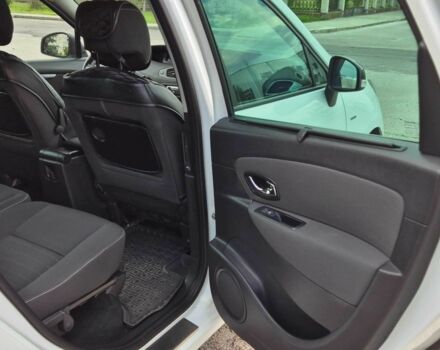 Белый Рено Гранд Сценик, объемом двигателя 1.5 л и пробегом 166 тыс. км за 267 $, фото 19 на Automoto.ua