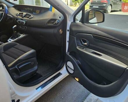 Білий Рено Гранд Сценік, об'ємом двигуна 1.5 л та пробігом 149 тис. км за 13199 $, фото 12 на Automoto.ua