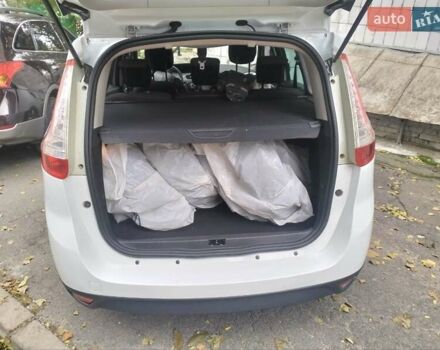 Белый Рено Гранд Сценик, объемом двигателя 1.46 л и пробегом 190 тыс. км за 9700 $, фото 7 на Automoto.ua