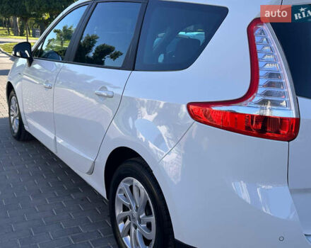 Белый Рено Гранд Сценик, объемом двигателя 1.5 л и пробегом 199 тыс. км за 11300 $, фото 26 на Automoto.ua