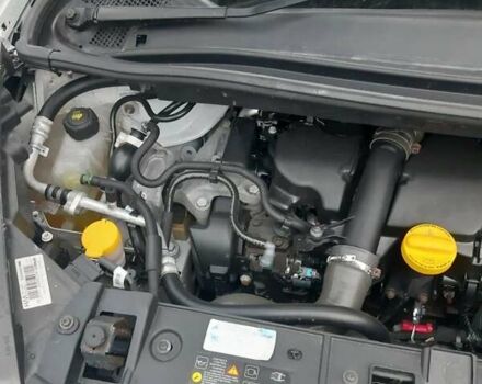 Белый Рено Гранд Сценик, объемом двигателя 1.5 л и пробегом 260 тыс. км за 11500 $, фото 26 на Automoto.ua