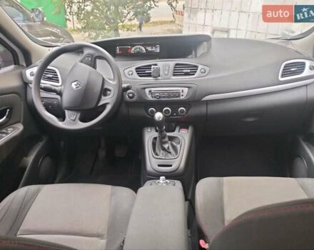 Белый Рено Гранд Сценик, объемом двигателя 1.46 л и пробегом 190 тыс. км за 9700 $, фото 3 на Automoto.ua