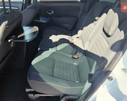 Білий Рено Гранд Сценік, об'ємом двигуна 1.5 л та пробігом 211 тис. км за 9950 $, фото 36 на Automoto.ua