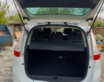 Белый Рено Гранд Сценик, объемом двигателя 1.5 л и пробегом 260 тыс. км за 11500 $, фото 19 на Automoto.ua