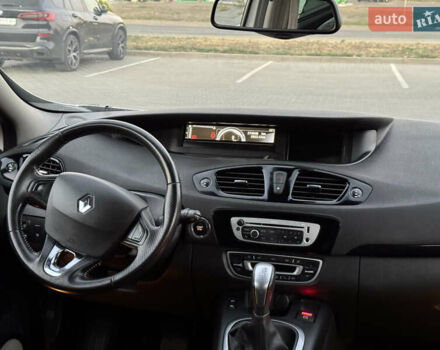 Белый Рено Гранд Сценик, объемом двигателя 2 л и пробегом 274 тыс. км за 11550 $, фото 19 на Automoto.ua