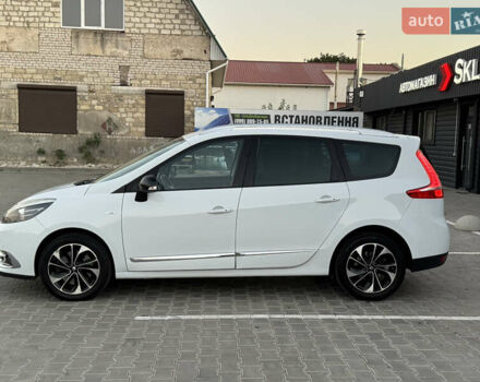 Белый Рено Гранд Сценик, объемом двигателя 2 л и пробегом 274 тыс. км за 11550 $, фото 1 на Automoto.ua