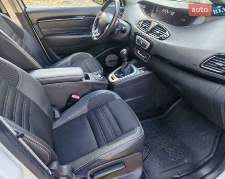 Білий Рено Гранд Сценік, об'ємом двигуна 1.6 л та пробігом 178 тис. км за 11200 $, фото 11 на Automoto.ua