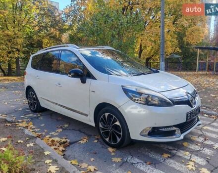 Білий Рено Гранд Сценік, об'ємом двигуна 1.6 л та пробігом 178 тис. км за 11200 $, фото 4 на Automoto.ua