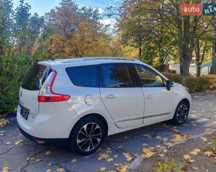 Білий Рено Гранд Сценік, об'ємом двигуна 1.6 л та пробігом 178 тис. км за 11200 $, фото 6 на Automoto.ua