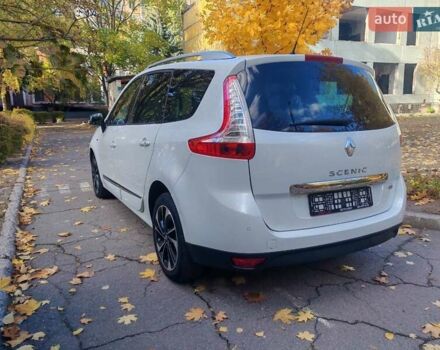 Білий Рено Гранд Сценік, об'ємом двигуна 1.6 л та пробігом 178 тис. км за 11200 $, фото 9 на Automoto.ua