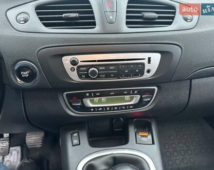 Белый Рено Гранд Сценик, объемом двигателя 1.5 л и пробегом 230 тыс. км за 11900 $, фото 8 на Automoto.ua