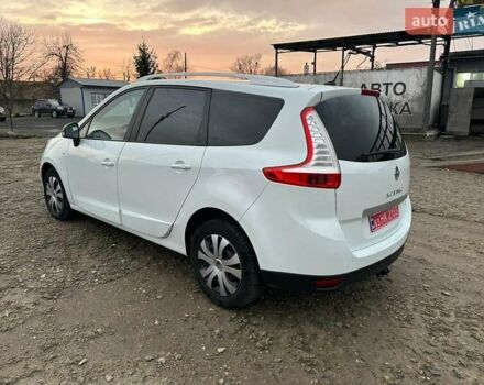 Белый Рено Гранд Сценик, объемом двигателя 1.5 л и пробегом 230 тыс. км за 11900 $, фото 3 на Automoto.ua