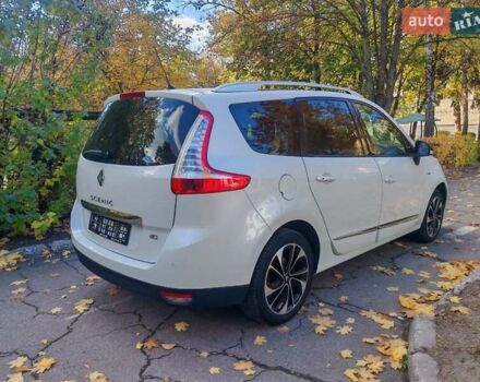 Білий Рено Гранд Сценік, об'ємом двигуна 1.6 л та пробігом 178 тис. км за 11200 $, фото 7 на Automoto.ua