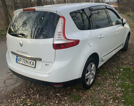 Белый Рено Гранд Сценик, объемом двигателя 1.5 л и пробегом 270 тыс. км за 8699 $, фото 4 на Automoto.ua