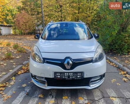 Білий Рено Гранд Сценік, об'ємом двигуна 1.6 л та пробігом 178 тис. км за 11200 $, фото 2 на Automoto.ua