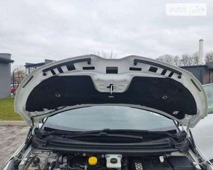 Белый Рено Гранд Сценик, объемом двигателя 0 л и пробегом 266 тыс. км за 16900 $, фото 8 на Automoto.ua