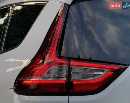 Белый Рено Гранд Сценик, объемом двигателя 1.6 л и пробегом 218 тыс. км за 15300 $, фото 20 на Automoto.ua