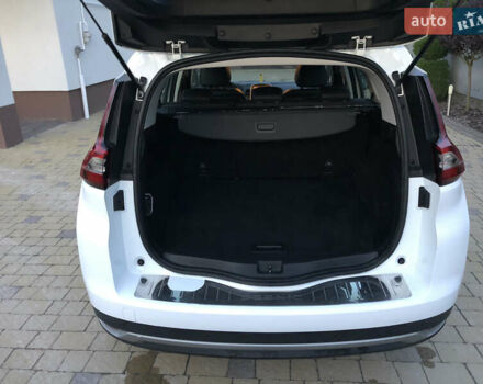 Білий Рено Гранд Сценік, об'ємом двигуна 1.6 л та пробігом 238 тис. км за 12700 $, фото 31 на Automoto.ua