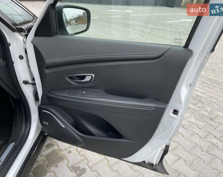 Белый Рено Гранд Сценик, объемом двигателя 1.6 л и пробегом 216 тыс. км за 16000 $, фото 22 на Automoto.ua