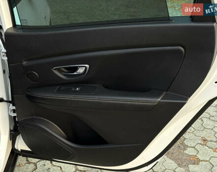 Белый Рено Гранд Сценик, объемом двигателя 1.6 л и пробегом 218 тыс. км за 15300 $, фото 40 на Automoto.ua