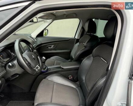 Белый Рено Гранд Сценик, объемом двигателя 1.6 л и пробегом 232 тыс. км за 14300 $, фото 32 на Automoto.ua